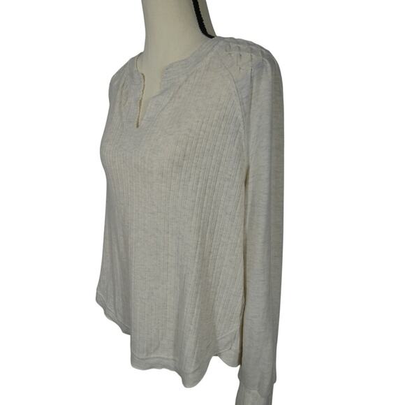 Democracy Women's PL Ivory Sweater V-Neck Ruched Shoulders Hipster Casual - Picture 2 of 9